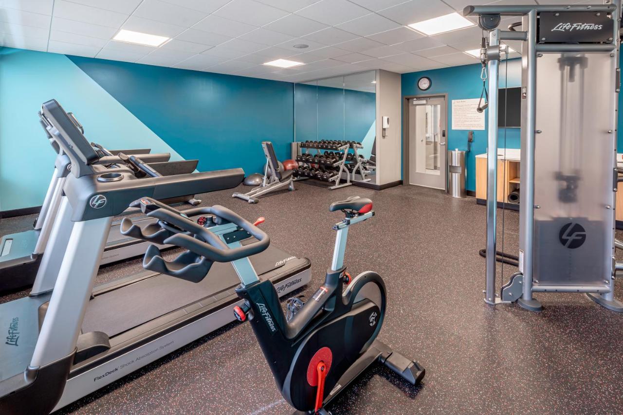 Avid Hotels Milwaukee West - Waukesha By Ihg Pewaukee Extérieur photo