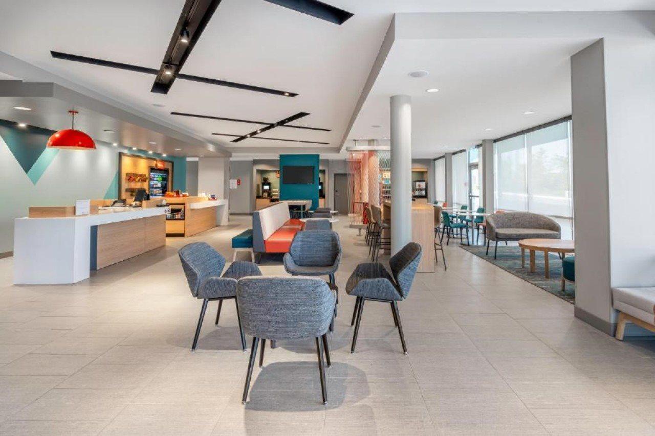 Avid Hotels Milwaukee West - Waukesha By Ihg Pewaukee Extérieur photo